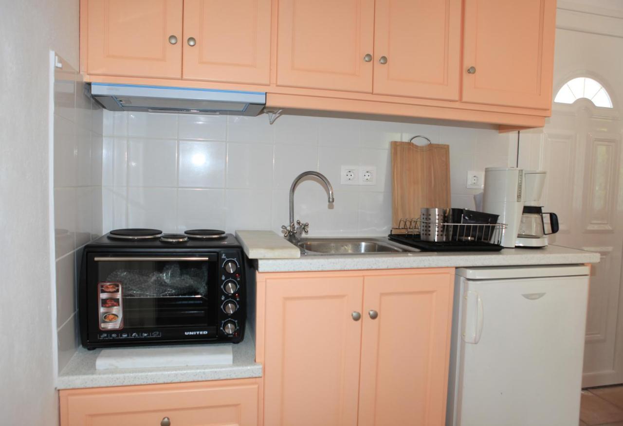 O Pyrgos Accommodations Panormos  Bagian luar foto