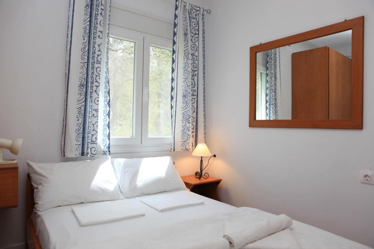 O Pyrgos Accommodations Panormos  Bagian luar foto