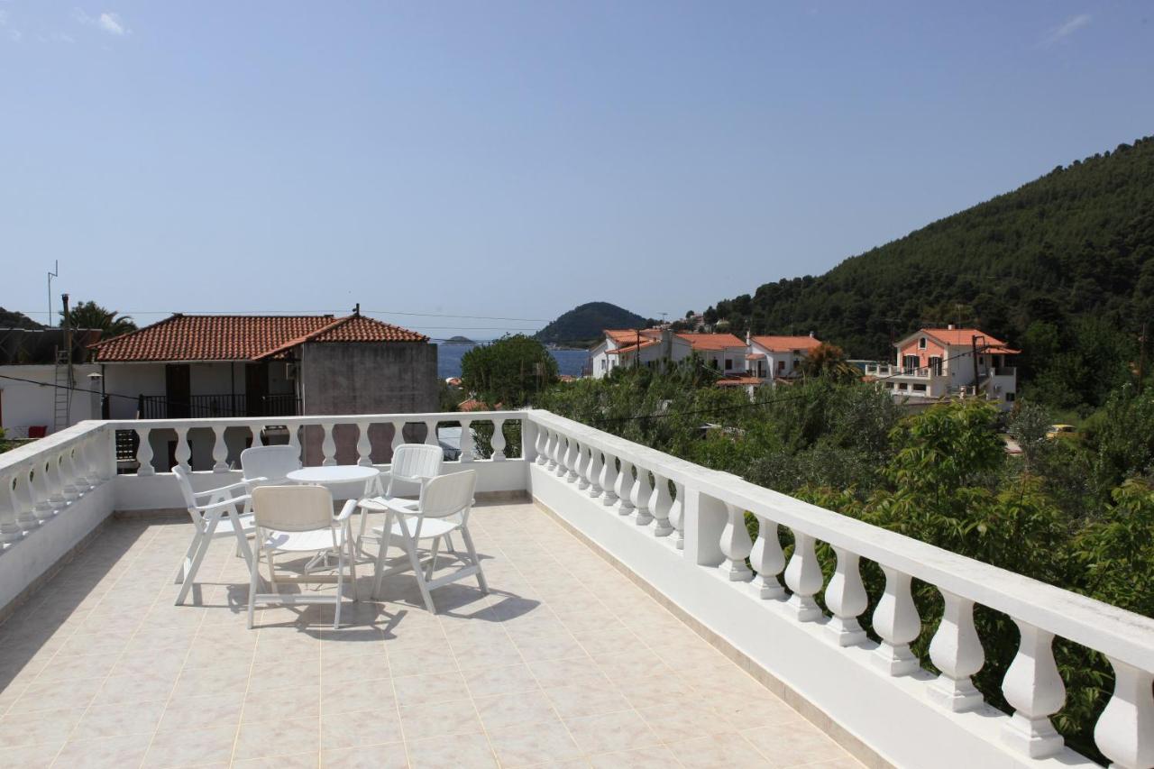 O Pyrgos Accommodations Panormos  Bagian luar foto