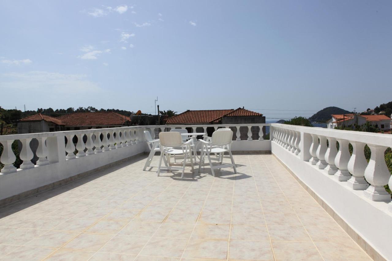O Pyrgos Accommodations Panormos  Bagian luar foto