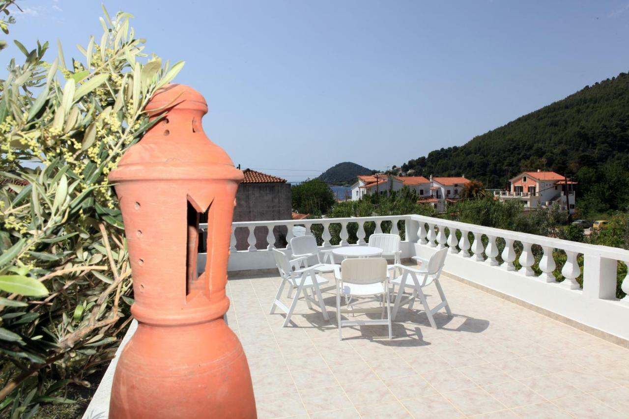 O Pyrgos Accommodations Panormos  Bagian luar foto