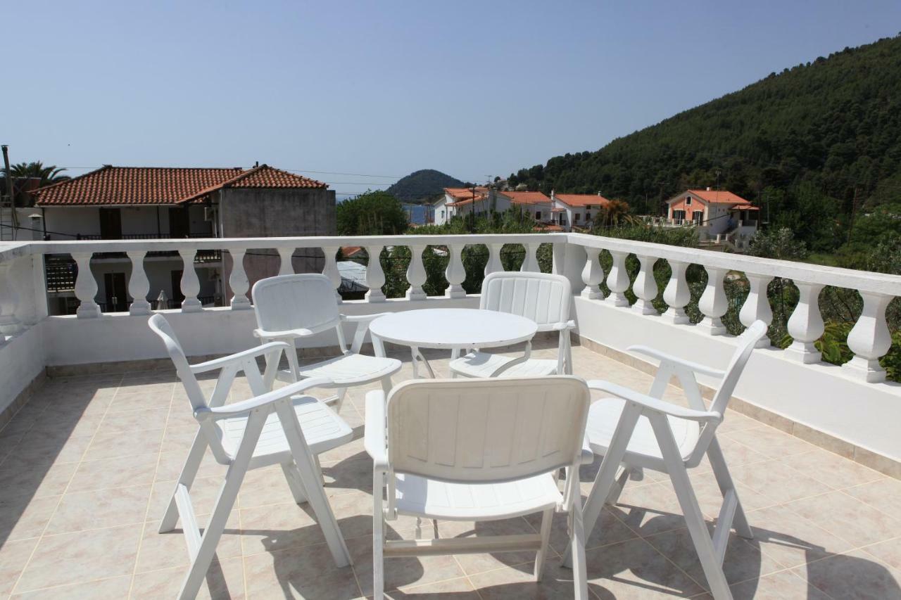 O Pyrgos Accommodations Panormos  Bagian luar foto